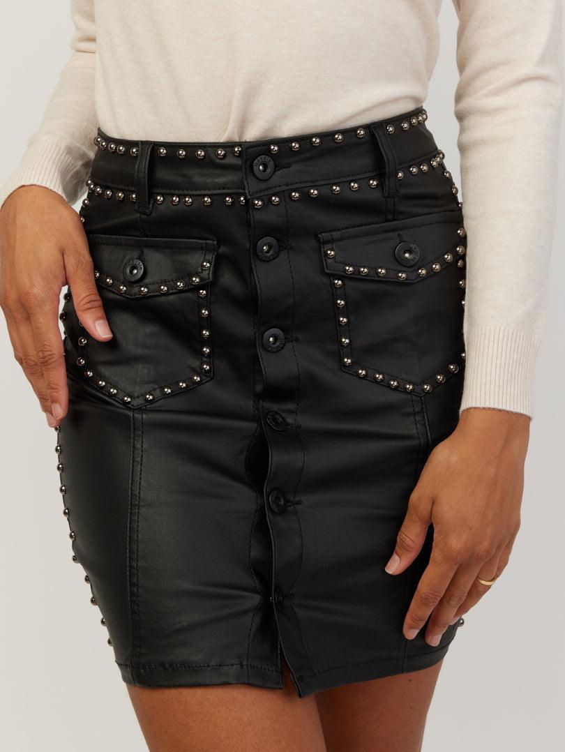 Jupe noire en simili cuir details clous