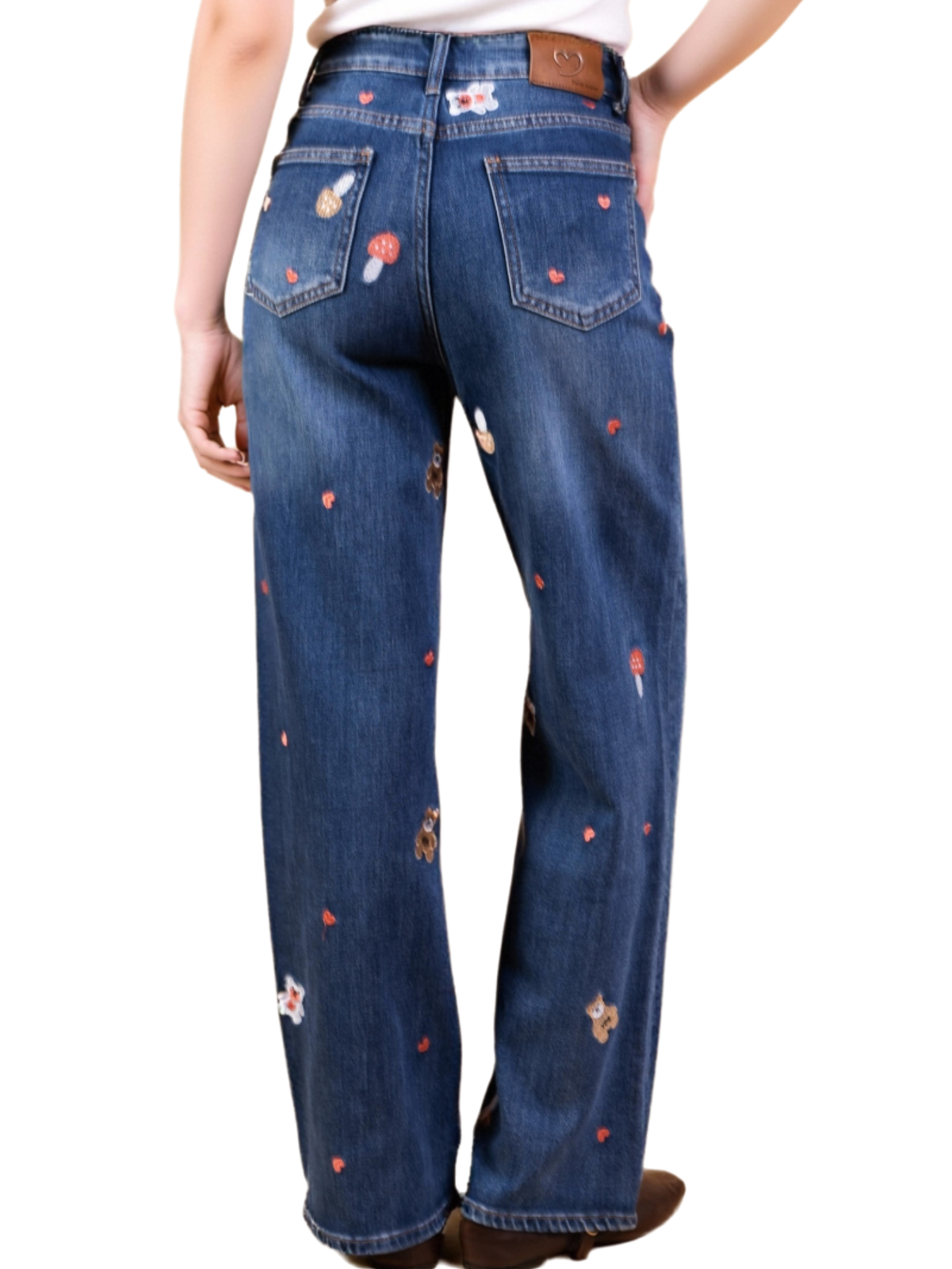 Jean Large Brodé – Le Denim Chic aux Finitions Artisanales - NAUMY