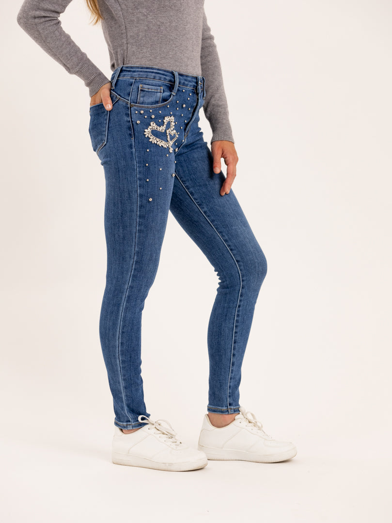 Jeans Mom taille haute destroy avec coeur en strass