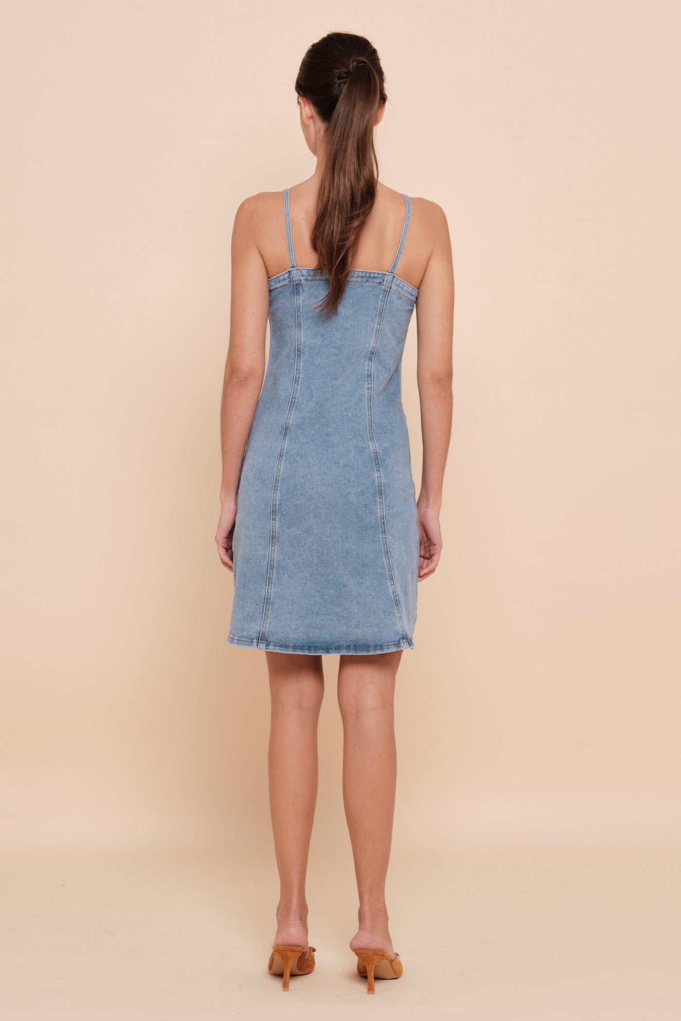 Robe denim courte à bretelle - Naumy