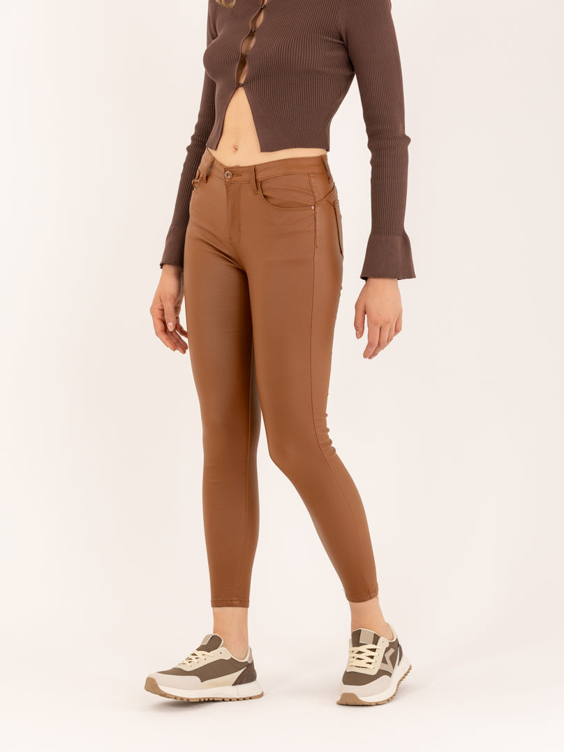 Pantalon skinny push up en simili cuir