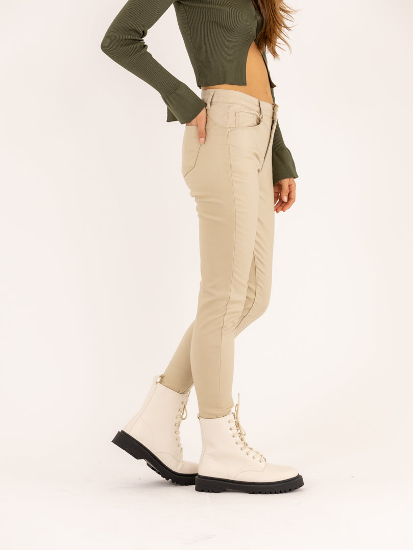 Pantalon skinny push up en simili cuir