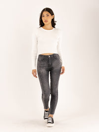 Jean skinny gris orné de cristaux ourlet effiloché