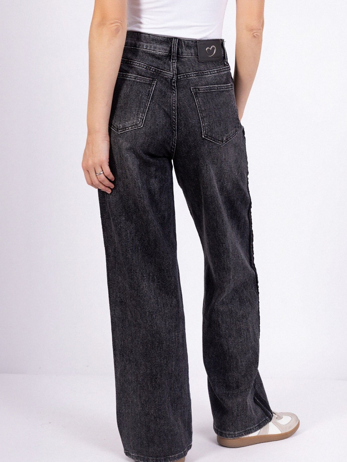 Jean Large à Bandes Latérales – Le Must-Have Street - NAUMY