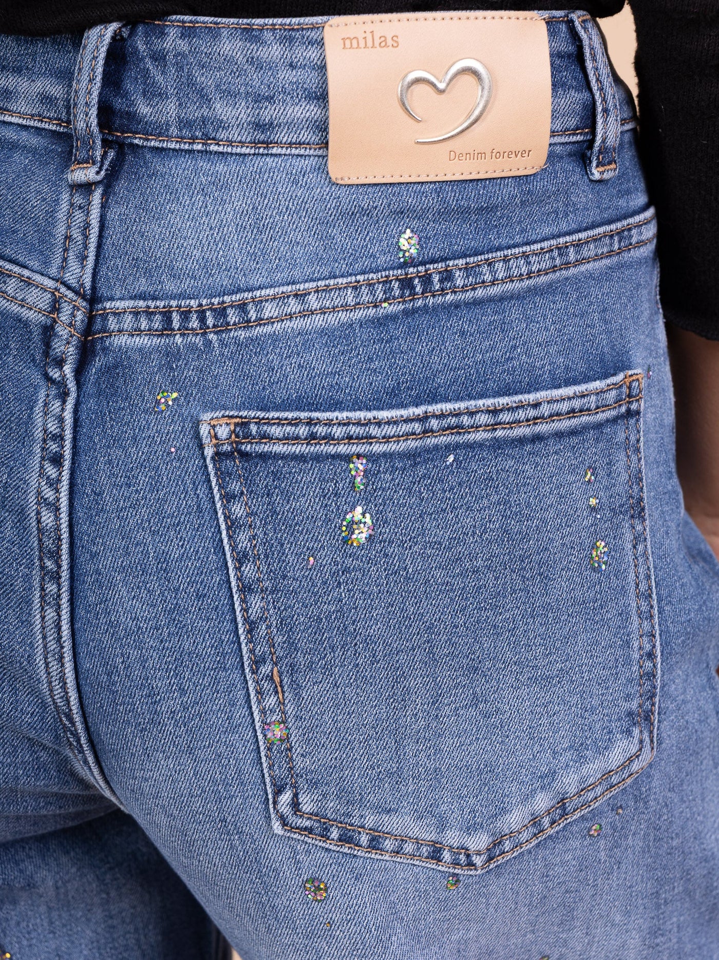 Jean Banana Fit Bleu Clair Scintillant – L’Éclat du Confort Élégant - NAUMY