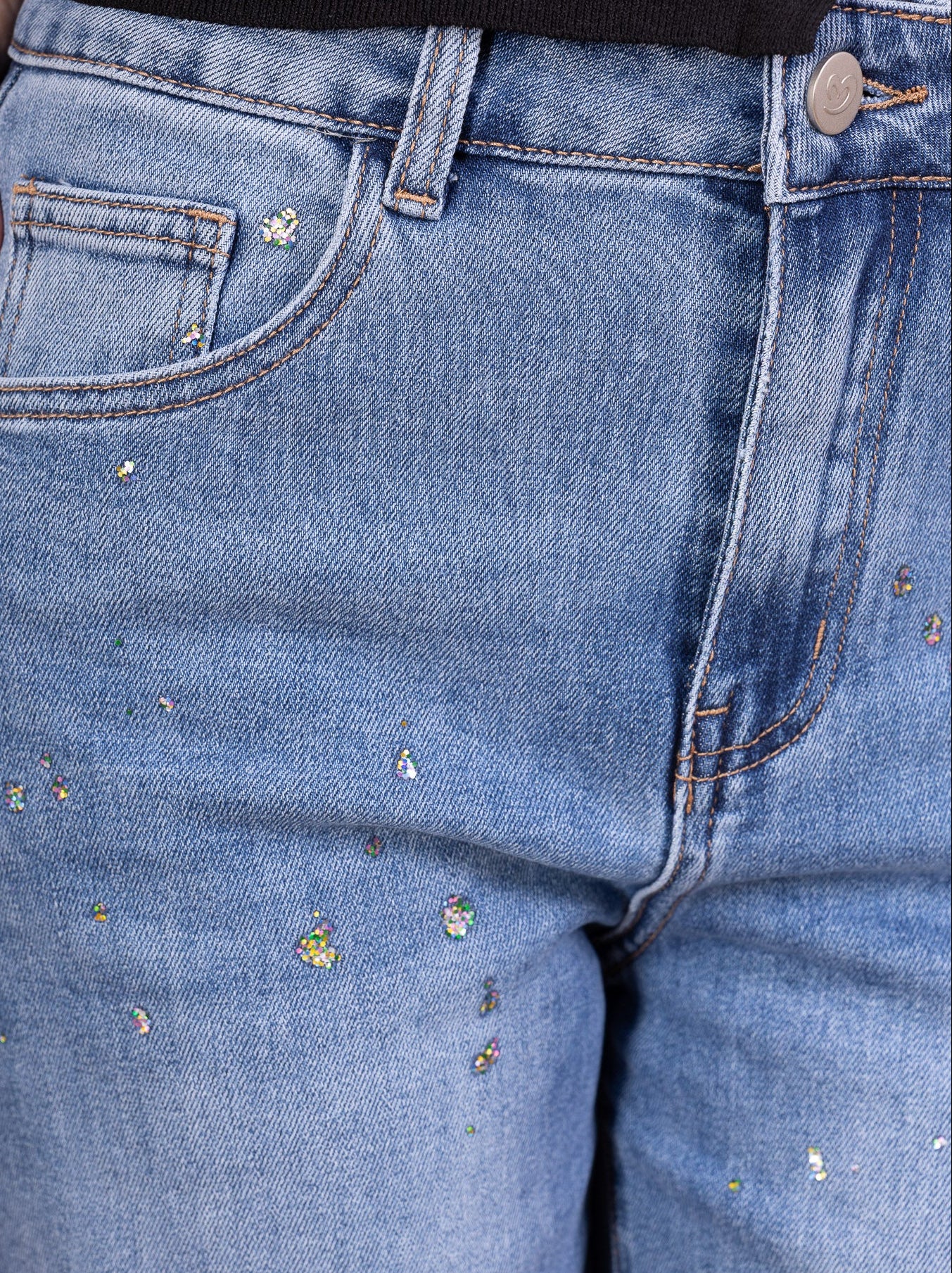 Jean Large Bleu ciel profond à Paillettes – Élégance Lumineuse & Confort Absolu NAUMY