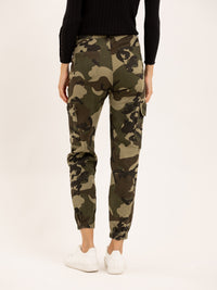 Pantalon cargo à camouflage militaire chevilles resserées