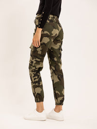 Pantalon cargo à camouflage militaire chevilles resserées